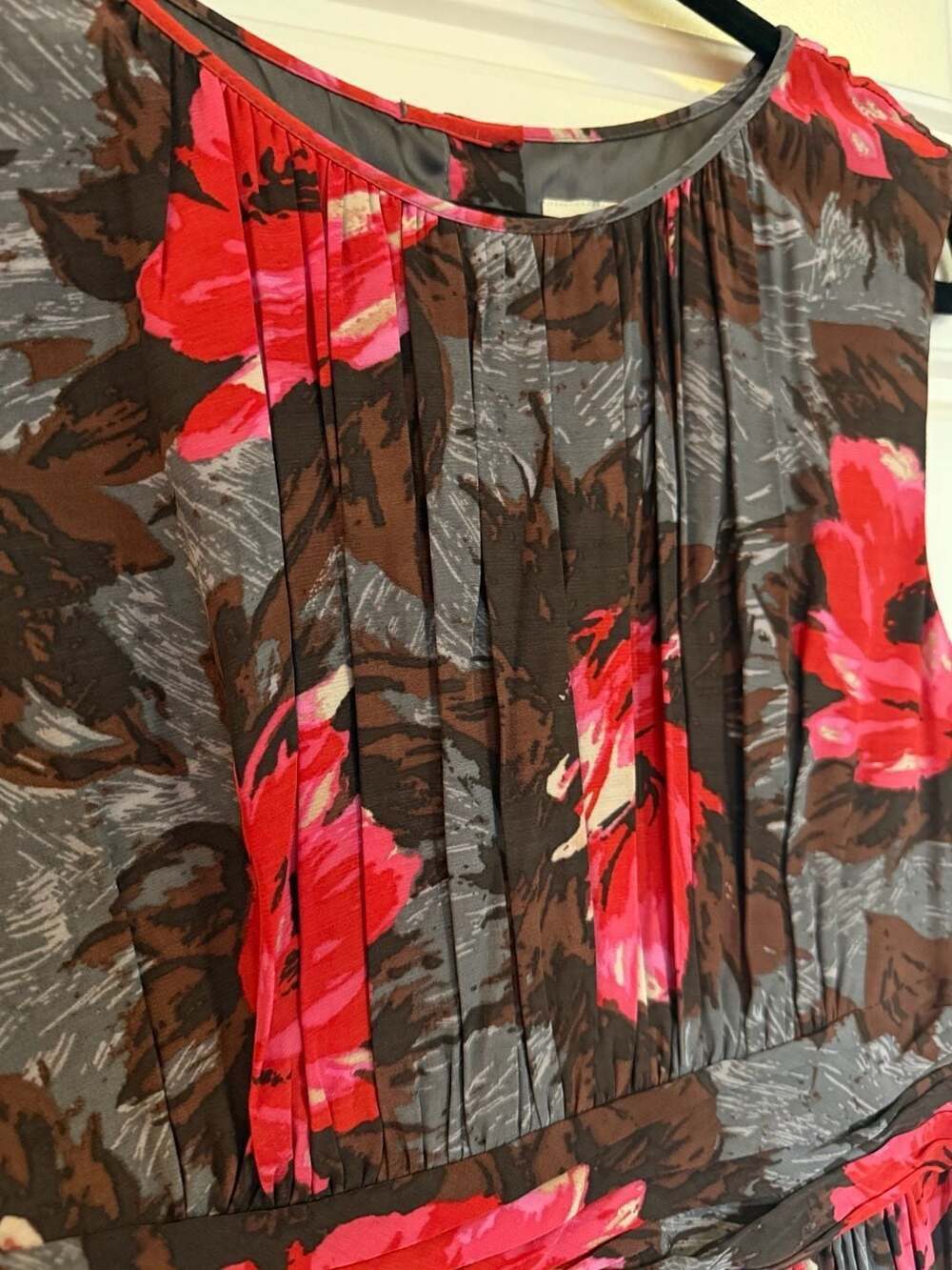 Boden Floral Fit Flare Dress US 4L UK 8L Red Pink Brown Pintuck Sleeveless Lined - Picture 7 of 9